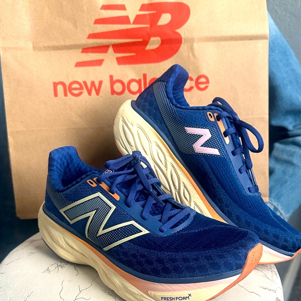 New Balance fresh foam 1080 running walking shoes size 6.5